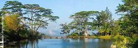  Hotels  In Sri Lanka  - Image : Hunas Falls Kandy Lake View