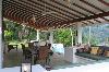 Valley House, verandh and pool